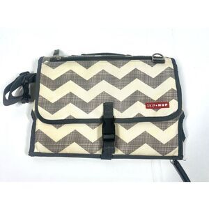 Skip Hop Pronto Portable Baby Changing Pad Chevron Stripe Gray Ivory